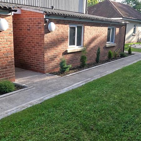 Two Birds Weekly Stay Malmesbury Luaran gambar