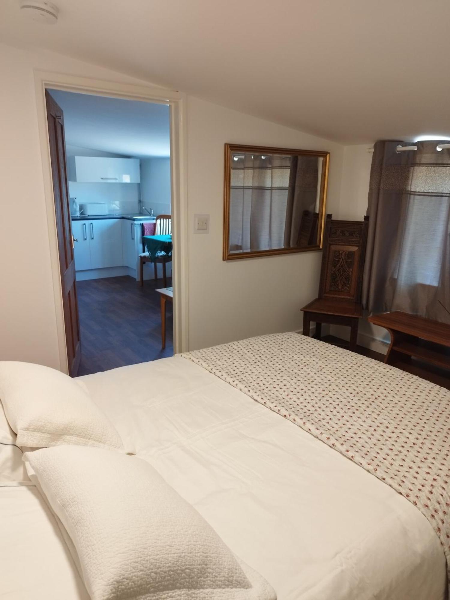 Two Birds Weekly Stay Malmesbury Luaran gambar